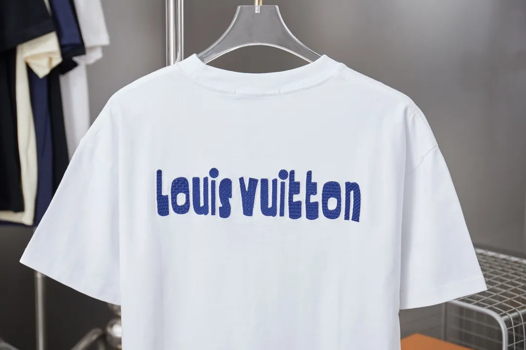 🅿️190 1V 25SS early spring new style embroidered LV letter short sleeves light luxury essential item for daily commuting for men and women Correct version Welcome to compare Detailed features · 320g 100% pure cotton double yarn jersey fabric · Special thickened 32 pieces of double-strand 1X1 thread in the same vat · Imported Tajima machine hollow show embroidery LV letter craft. Ready-made clothes are washed to make the embroidery softer · Double-needle stitching and cross-seam technology · Original main mark, washed tag, brand moisture-proof paper packaging Color: black/white/grey Size: S/M/L/XL